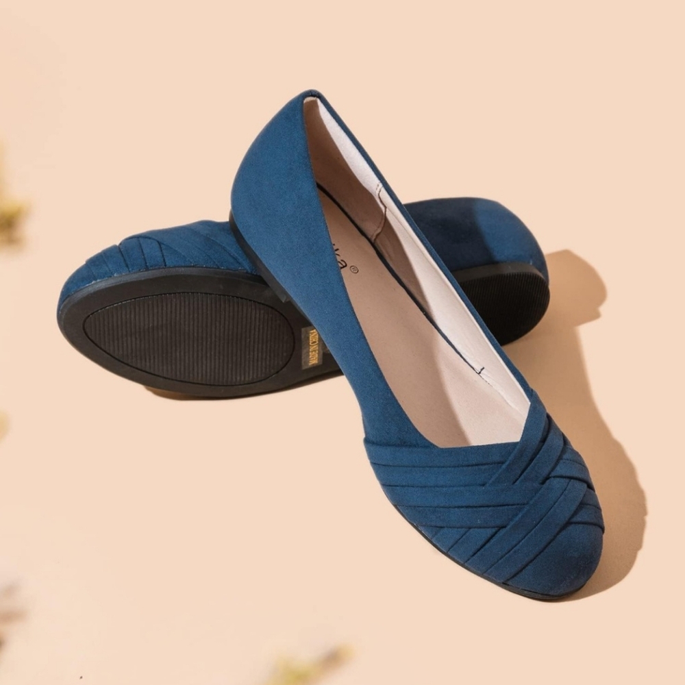 Luoika Navy Ballet Flats Wide Sz 9W